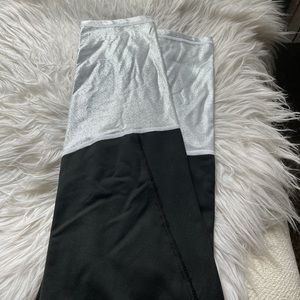 Victoria’s Secret Sport legging - never worn/Large